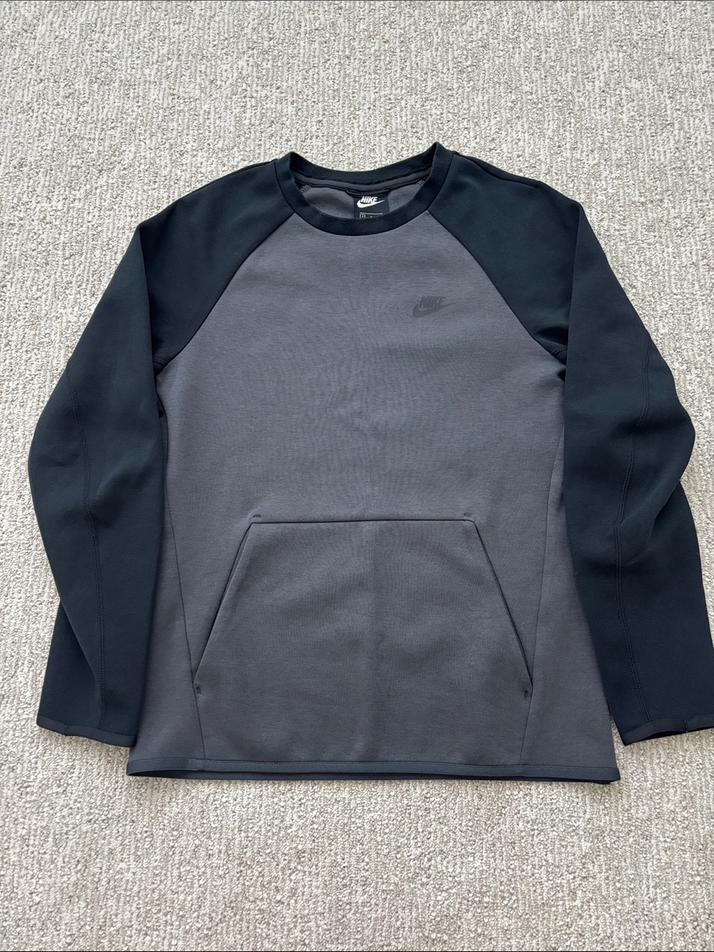 Nike Black & Charcoal Two-Tone Raglan Sweatshirt Men’s Small